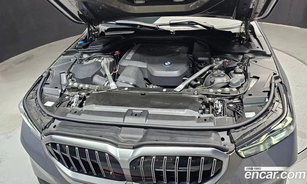 BMW 5 серия 2025 2.0 автомат (гидро), фото 6