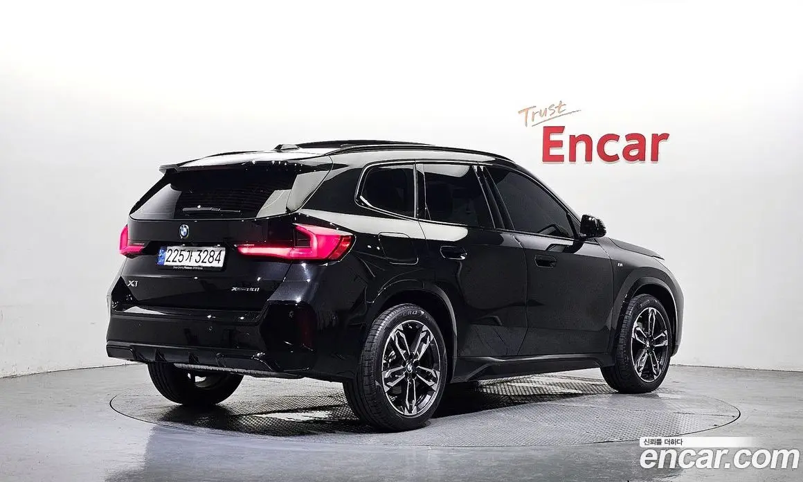 BMW X1 2024 2.0 автомат (гидро), фото 2 BMW X1 2024 2.0 автомат (гидро), фото 2