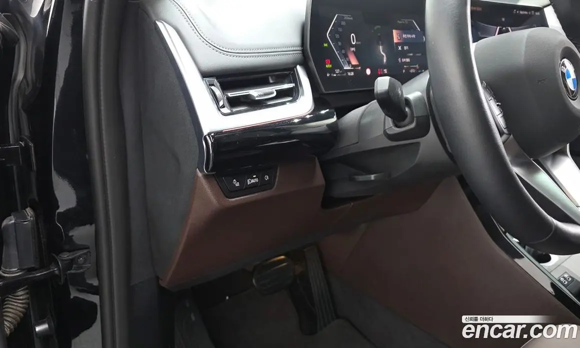 BMW X1 2025 2.0 автомат (гидро), фото 18