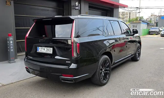 Cadillac Escalade 2023 6.2 автомат (гидро), миниатюра 2