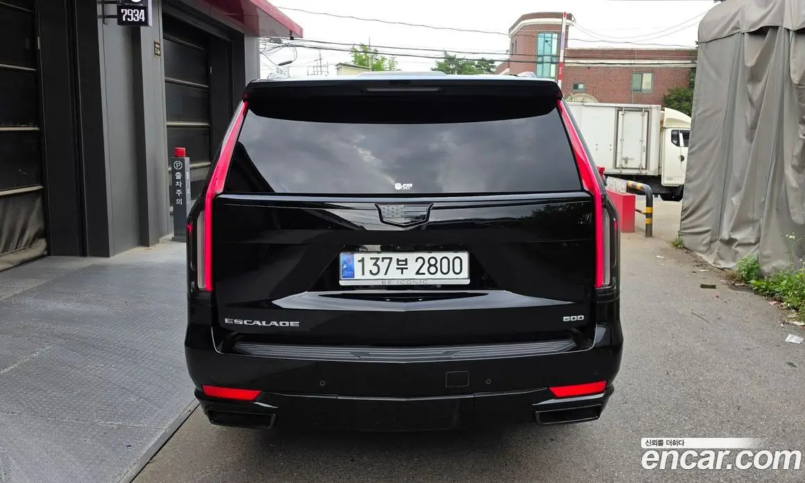 Cadillac Escalade 2023 6.2 автомат (гидро), фото 4