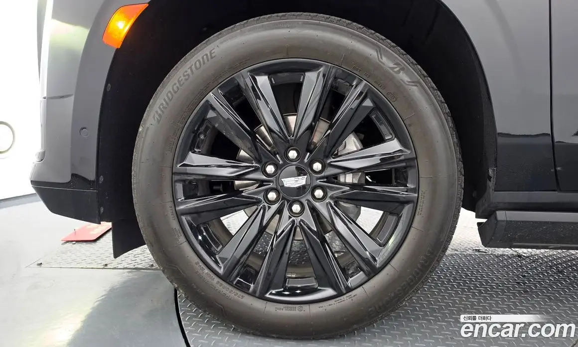 Cadillac Escalade 2023 6.2 автомат (гидро), фото 5