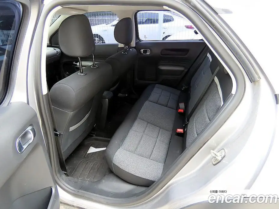 Citroen C4 Cactus 2018 1.6 автомат (гидро), фото 6 Citroen C4 Cactus 2018 1.6 автомат (гидро), фото 6