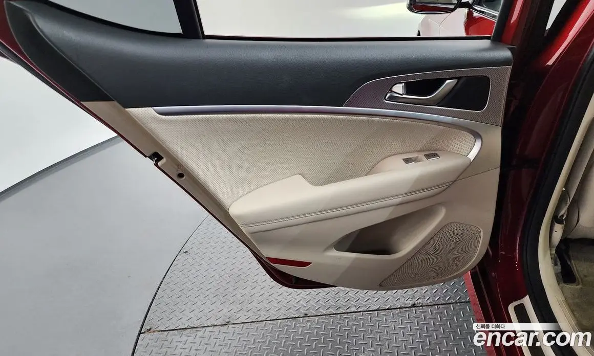Genesis G70 2021 2.0 автомат (гидро), фото 15 Genesis G70 2021 2.0 автомат (гидро), фото 15