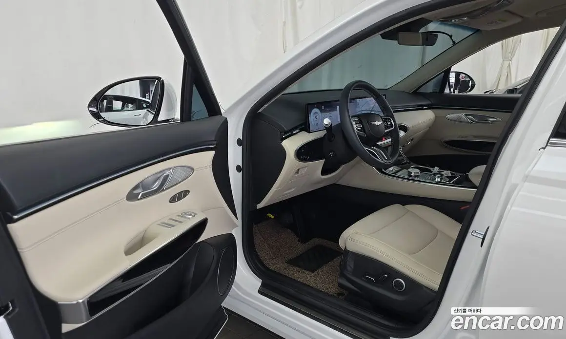 Genesis GV70 2025 2.5 автомат (гидро), фото 13
