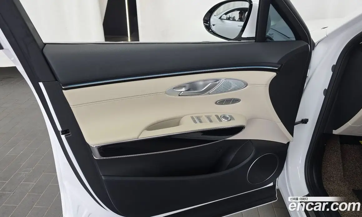 Genesis GV70 2025 2.5 автомат (гидро), фото 14