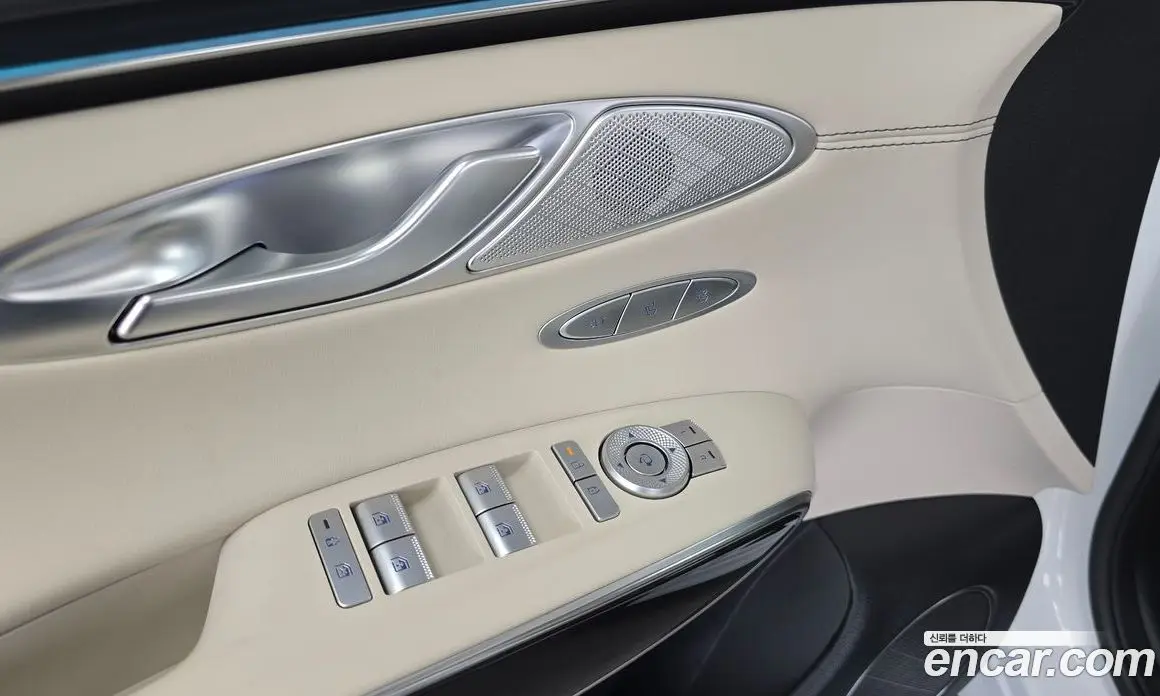 Genesis GV70 2025 2.5 автомат (гидро), фото 27
