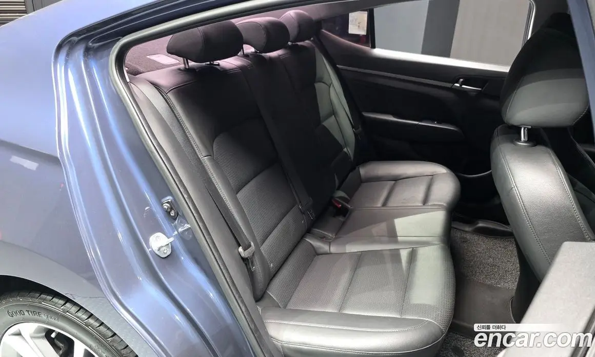 Hyundai Avante 2017 1.6 автомат (гидро), фото 18 Hyundai Avante 2017 1.6 автомат (гидро), фото 18