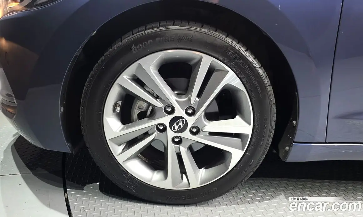 Hyundai Avante 2017 1.6 автомат (гидро), фото 5 Hyundai Avante 2017 1.6 автомат (гидро), фото 5