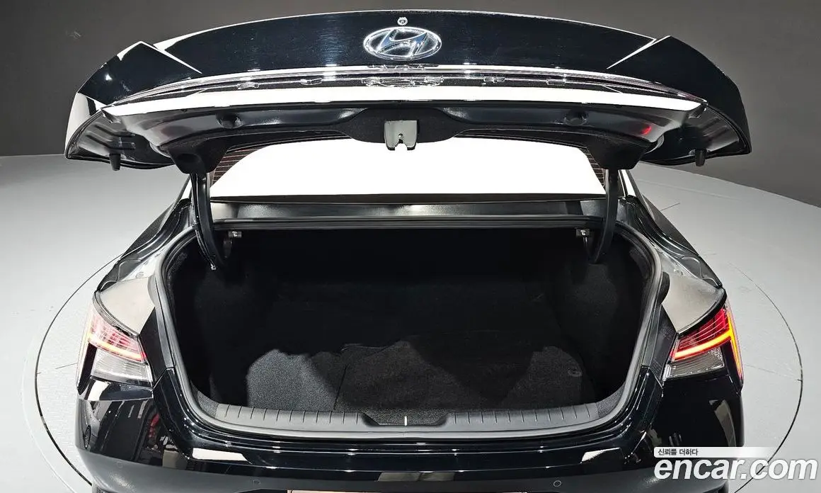 Hyundai Avante 2021 1.6 автомат (гидро), фото 28