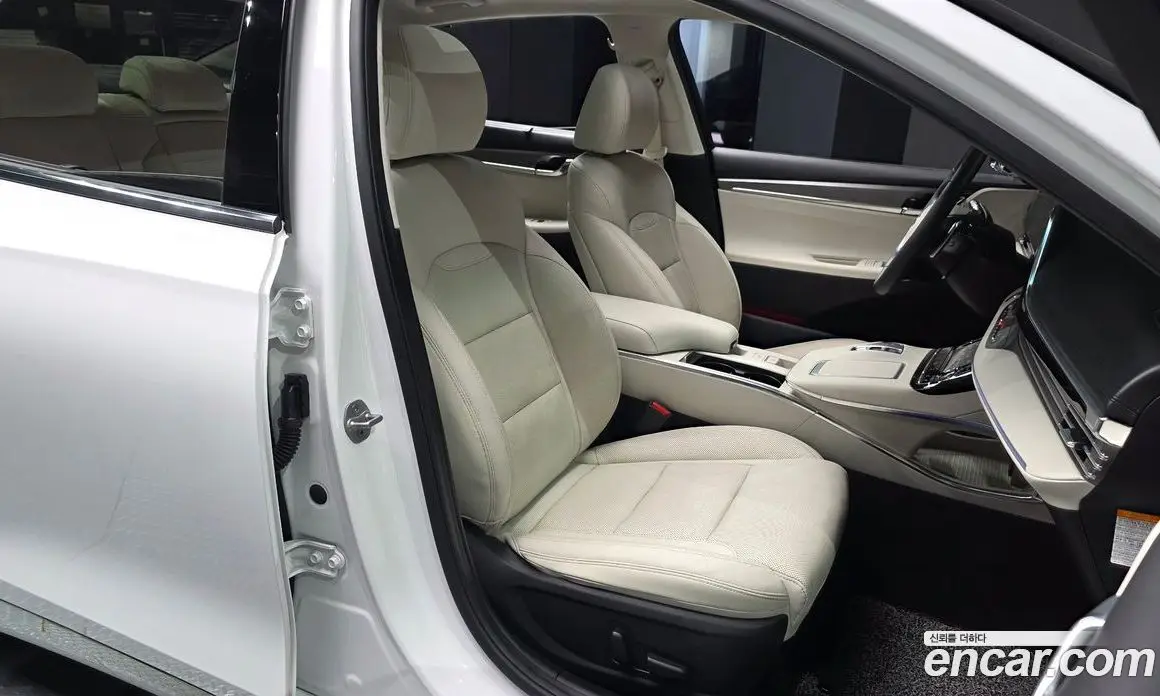 Hyundai Grandeur 2022 2.4 автомат (гидро), фото 16