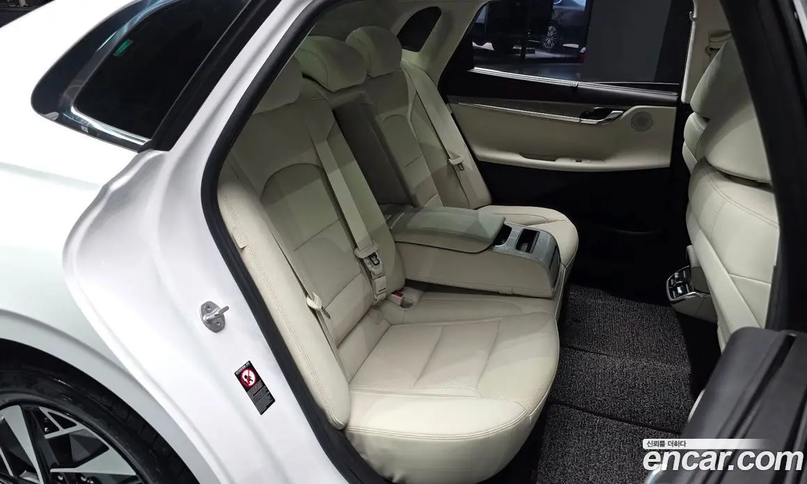 Hyundai Grandeur 2022 2.4 автомат (гидро), фото 17