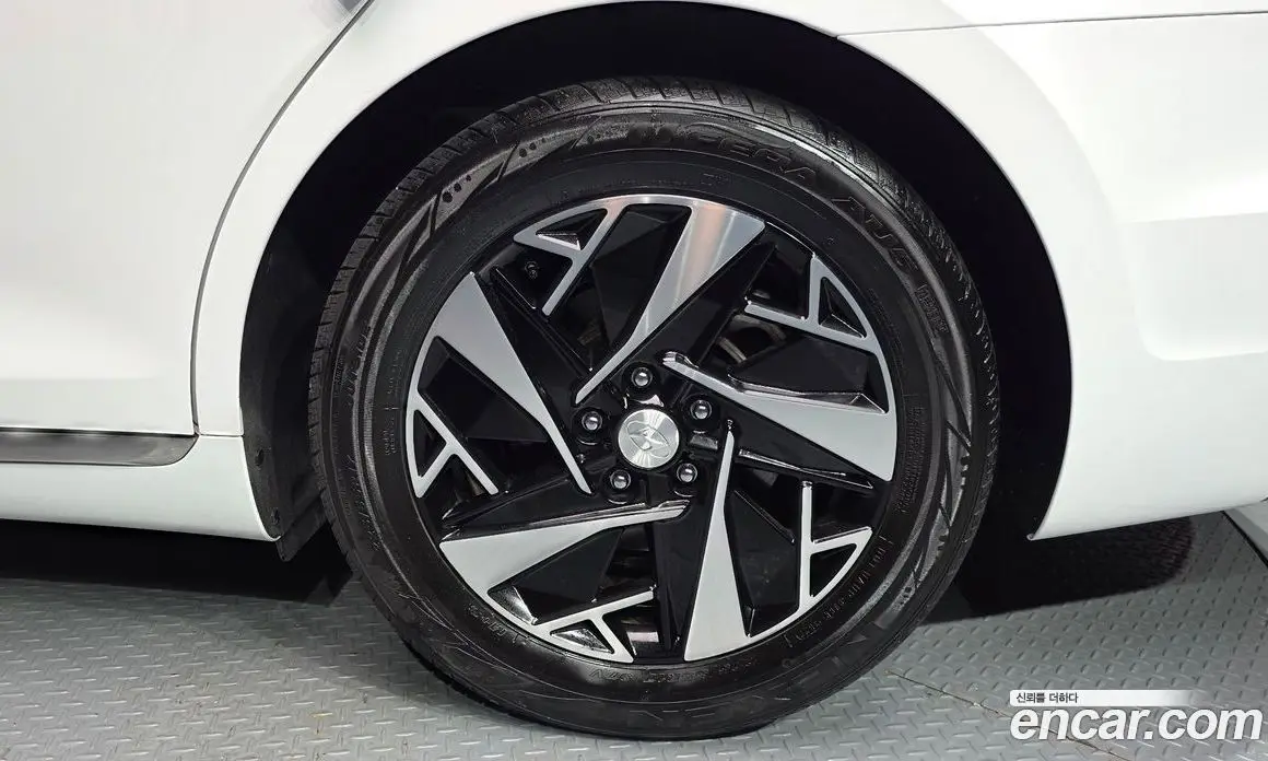 Hyundai Grandeur 2022 2.4 автомат (гидро), фото 7