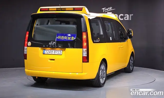 Hyundai Staria 2023 3.5 автомат (гидро), миниатюра 2