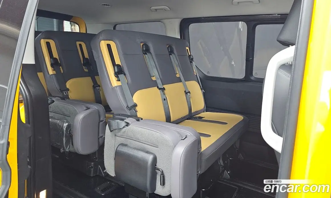 Hyundai Staria 2023 3.5 автомат (гидро), фото 11