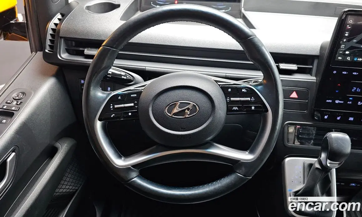 Hyundai Staria 2023 3.5 автомат (гидро), фото 12