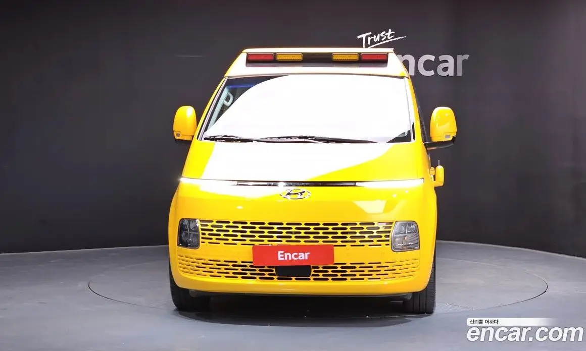 Hyundai Staria 2023 3.5 автомат (гидро), фото 3