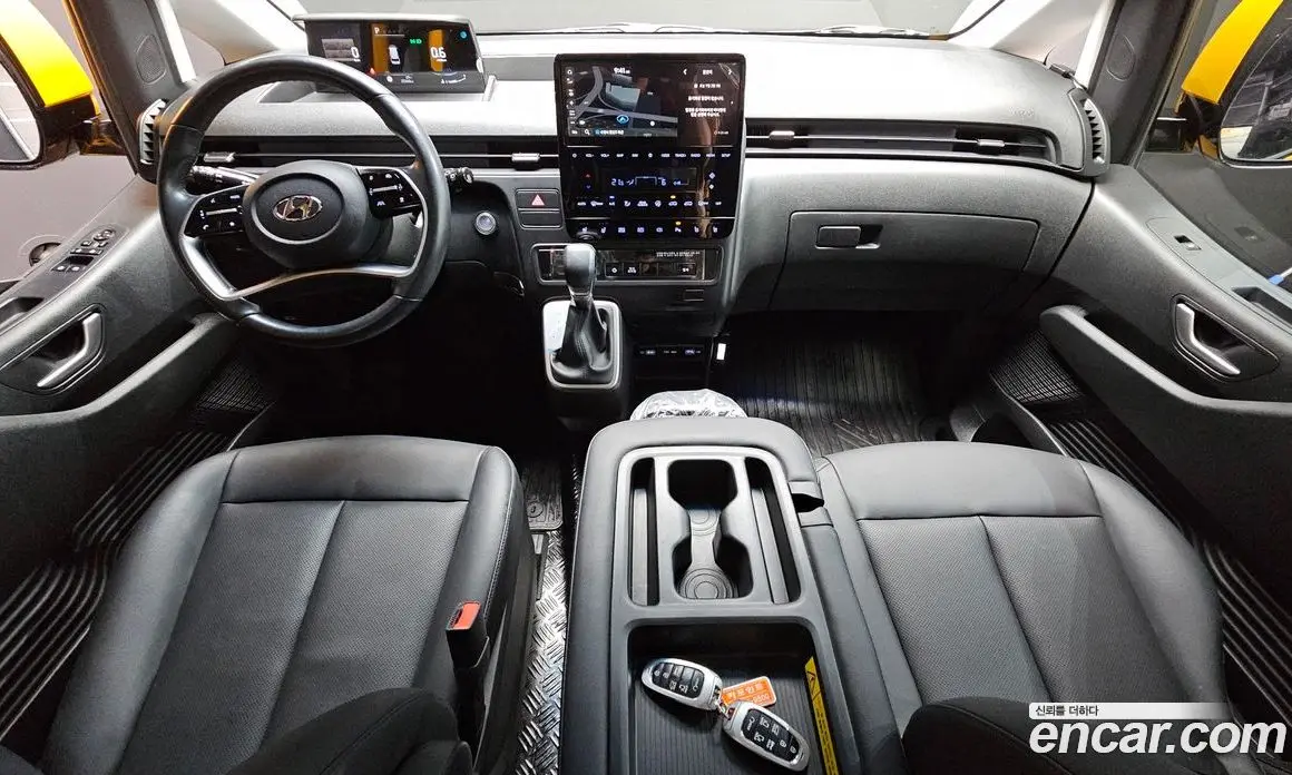 Hyundai Staria 2023 3.5 автомат (гидро), фото 7