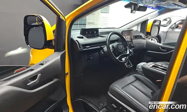 Hyundai Staria 2023 3.5 автомат (гидро), миниатюра 10
