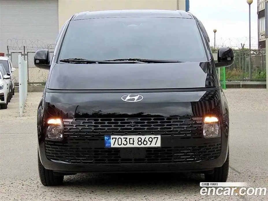 Hyundai Staria 2023 3.5 автомат (гидро), фото 1 Hyundai Staria 2023 3.5 автомат (гидро), фото 1