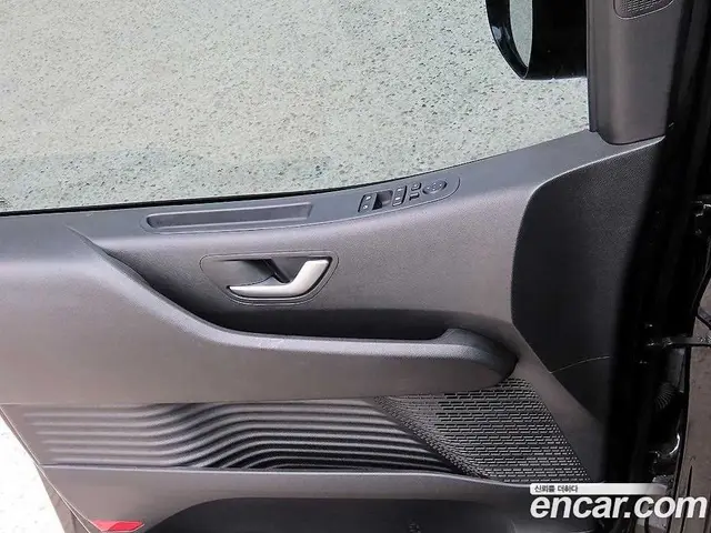 Hyundai Staria 2023 3.5 автомат (гидро), миниатюра 12