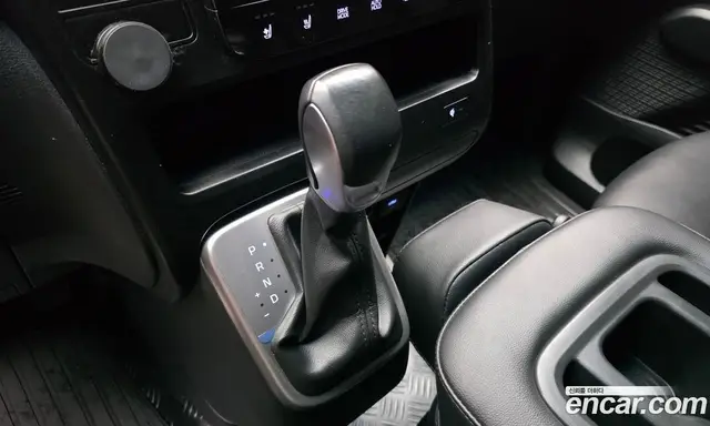 Hyundai Staria 2024 3.5 автомат (гидро), миниатюра 12