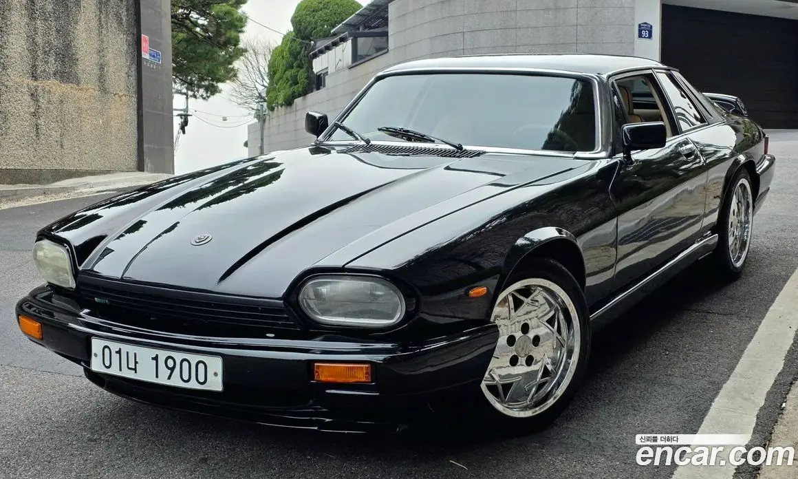 Jaguar XJR 1991 6.0 автомат (гидро), фото 1 Jaguar XJR 1991 6.0 автомат (гидро), фото 1