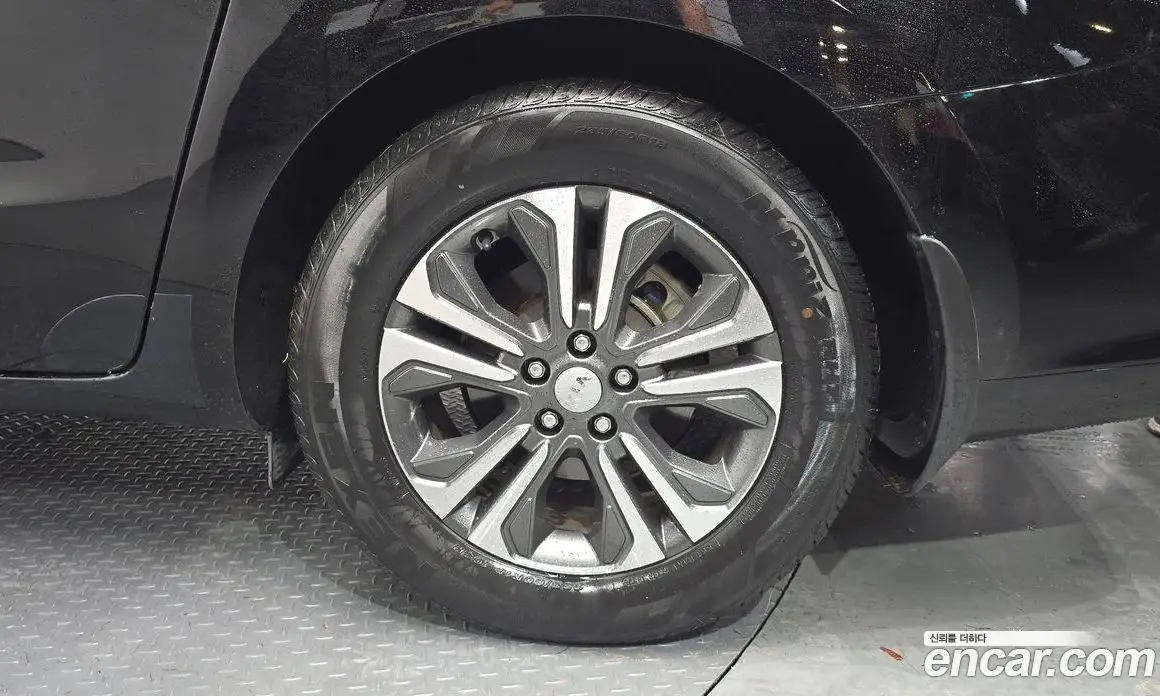 Kia Carnival 2020 2.2 автомат (гидро), фото 21