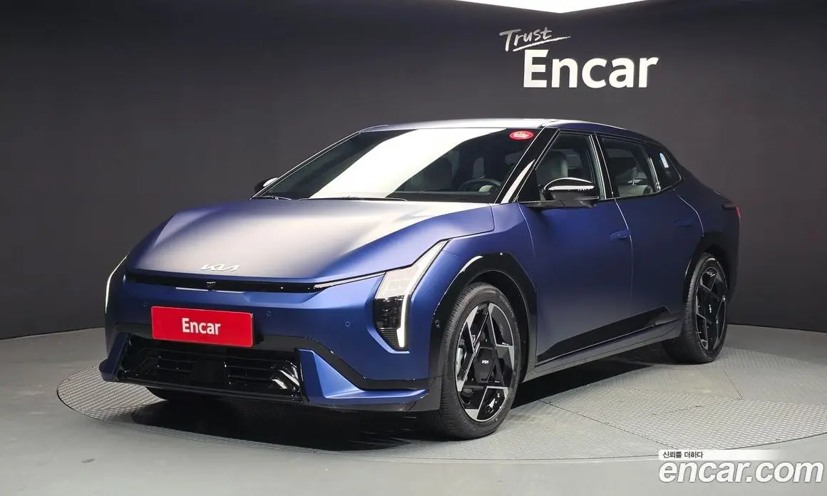 Kia EV4 2025 0.2 автомат (гидро), фото 1 Kia EV4 2025 0.2 автомат (гидро), фото 1