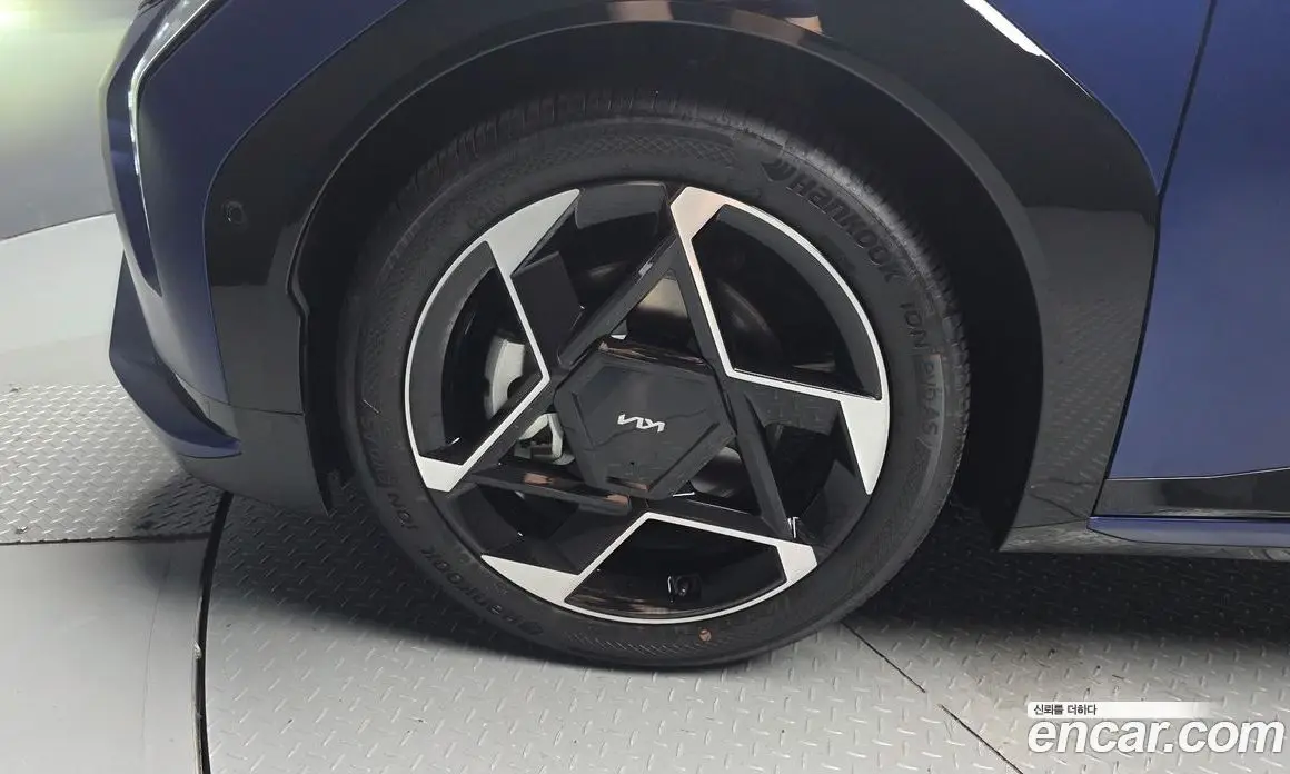 Kia EV4 2025 0.2 автомат (гидро), фото 5 Kia EV4 2025 0.2 автомат (гидро), фото 5