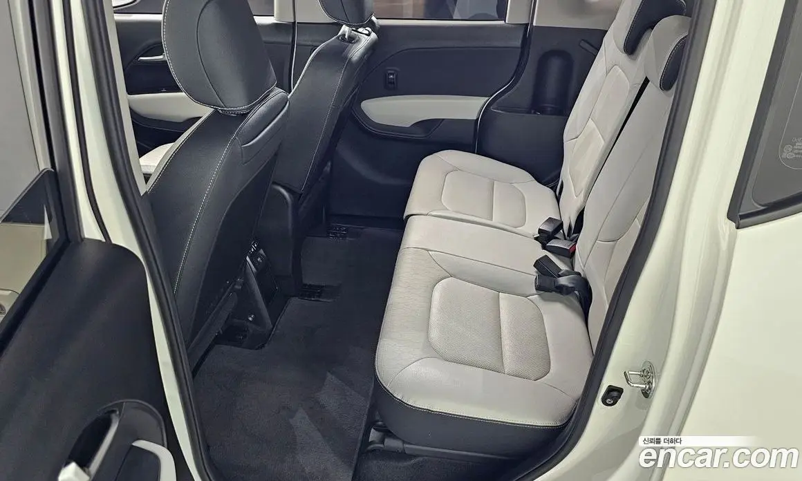 Kia Ray 2022 1.0 автомат (гидро), фото 11