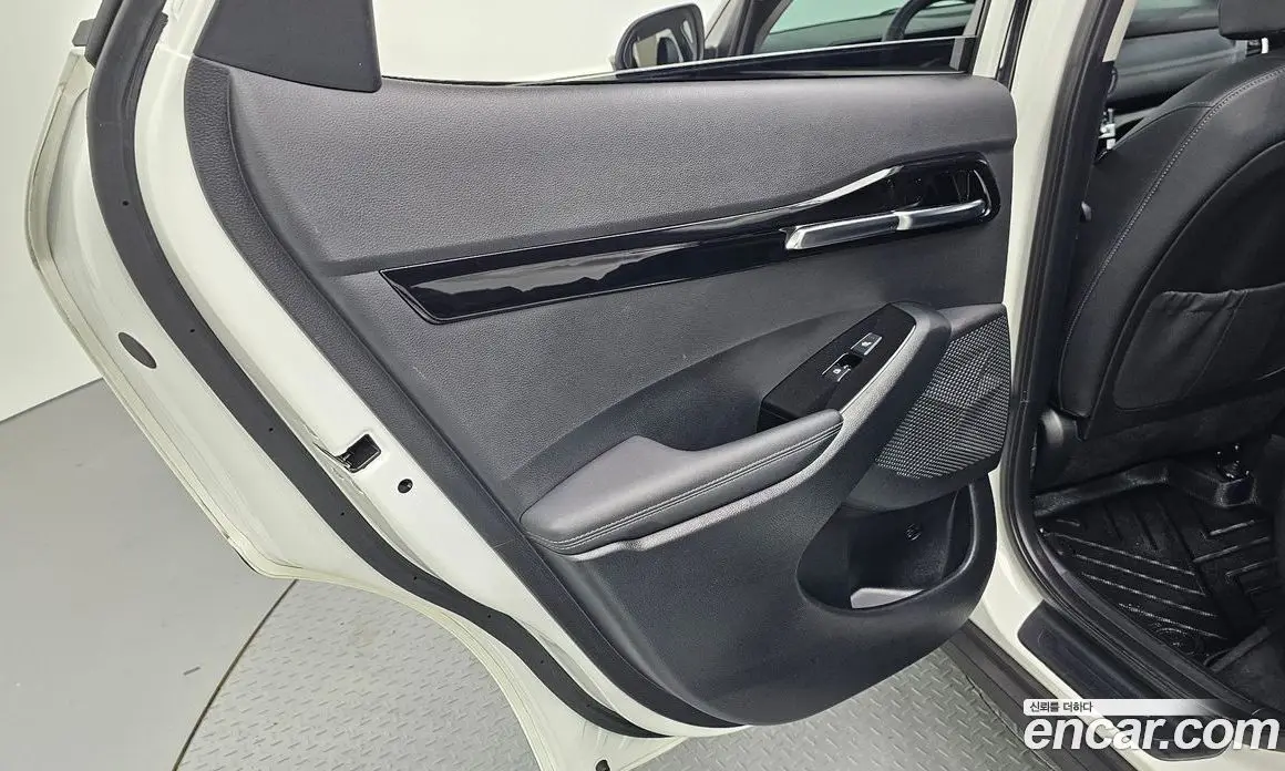 Kia Seltos 2024 1.6 автомат (гидро), фото 14 Kia Seltos 2024 1.6 автомат (гидро), фото 14