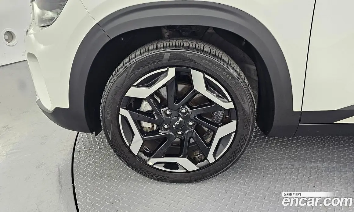 Kia Seltos 2024 1.6 автомат (гидро), фото 4 Kia Seltos 2024 1.6 автомат (гидро), фото 4