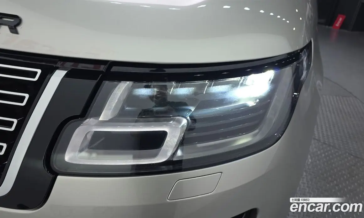 Land Rover Range Rover 2018 4.4 автомат (гидро), фото 7 Land Rover Range Rover 2018 4.4 автомат (гидро), фото 7