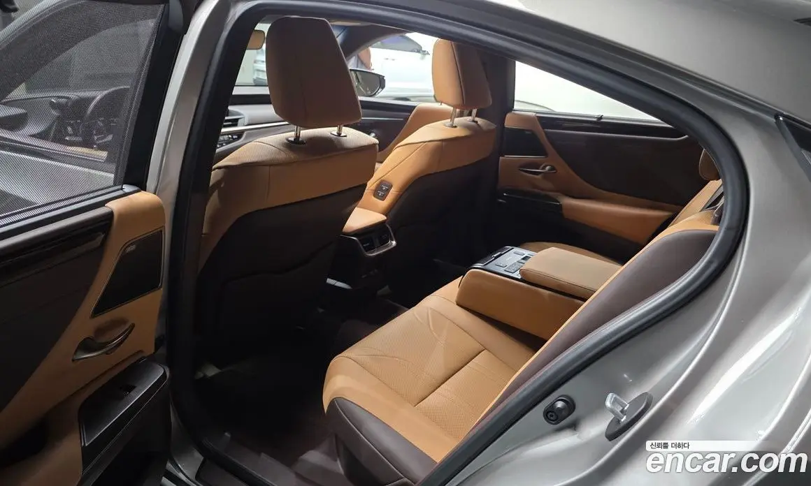Lexus ES 2021 2.5 автомат (гидро), фото 16 Lexus ES 2021 2.5 автомат (гидро), фото 16