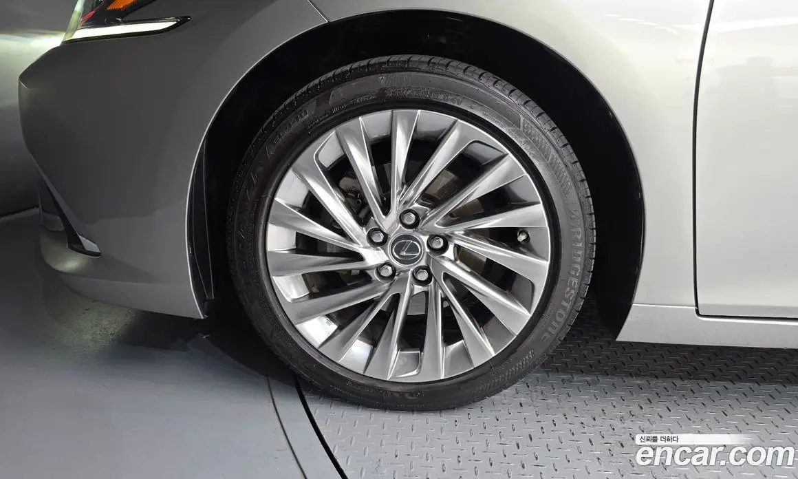 Lexus ES 2021 2.5 автомат (гидро), фото 5 Lexus ES 2021 2.5 автомат (гидро), фото 5