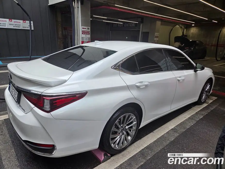 Lexus ES 2023 2.5 автомат (вариатор), фото 3 Lexus ES 2023 2.5 автомат (вариатор), фото 3