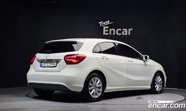 Mercedes-Benz A-Class 2017 1.6 автомат (гидро), миниатюра 2