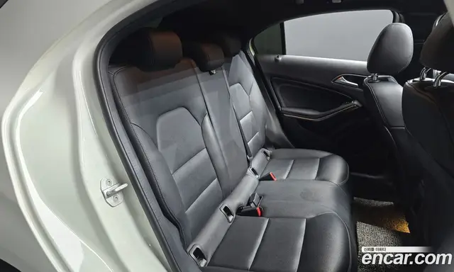 Mercedes-Benz A-Class 2017 1.6 автомат (гидро), миниатюра 11