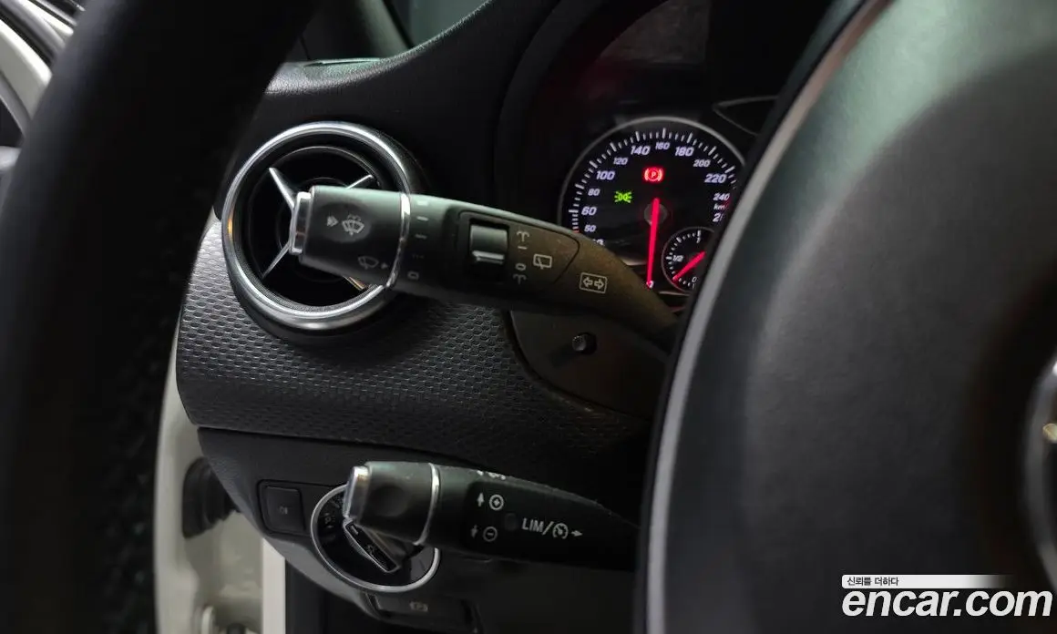 Mercedes-Benz A-Class 2017 1.6 автомат (гидро), фото 19