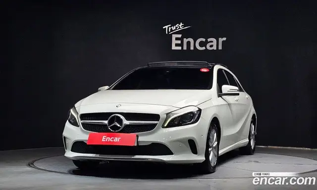 Mercedes-Benz A-Class 2017 1.6 автомат (гидро), миниатюра 3