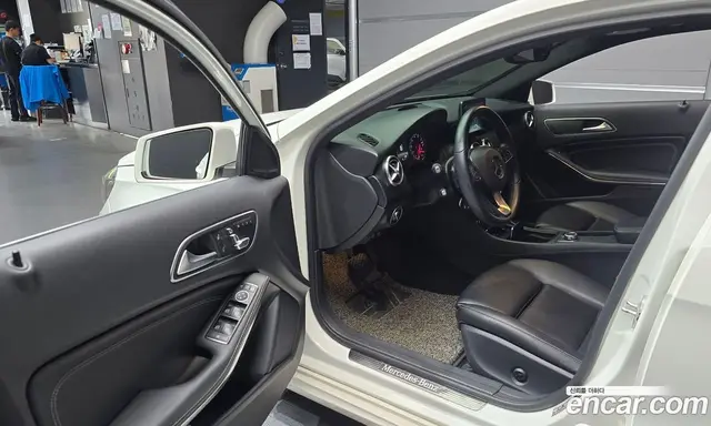 Mercedes-Benz A-Class 2017 1.6 автомат (гидро), миниатюра 10