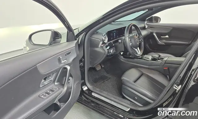 Mercedes-Benz A-Class 2020 2.0 автомат (гидро), миниатюра 10