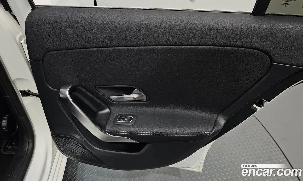 Mercedes-Benz A-Class 2021 2.0 автомат (гидро), фото 14