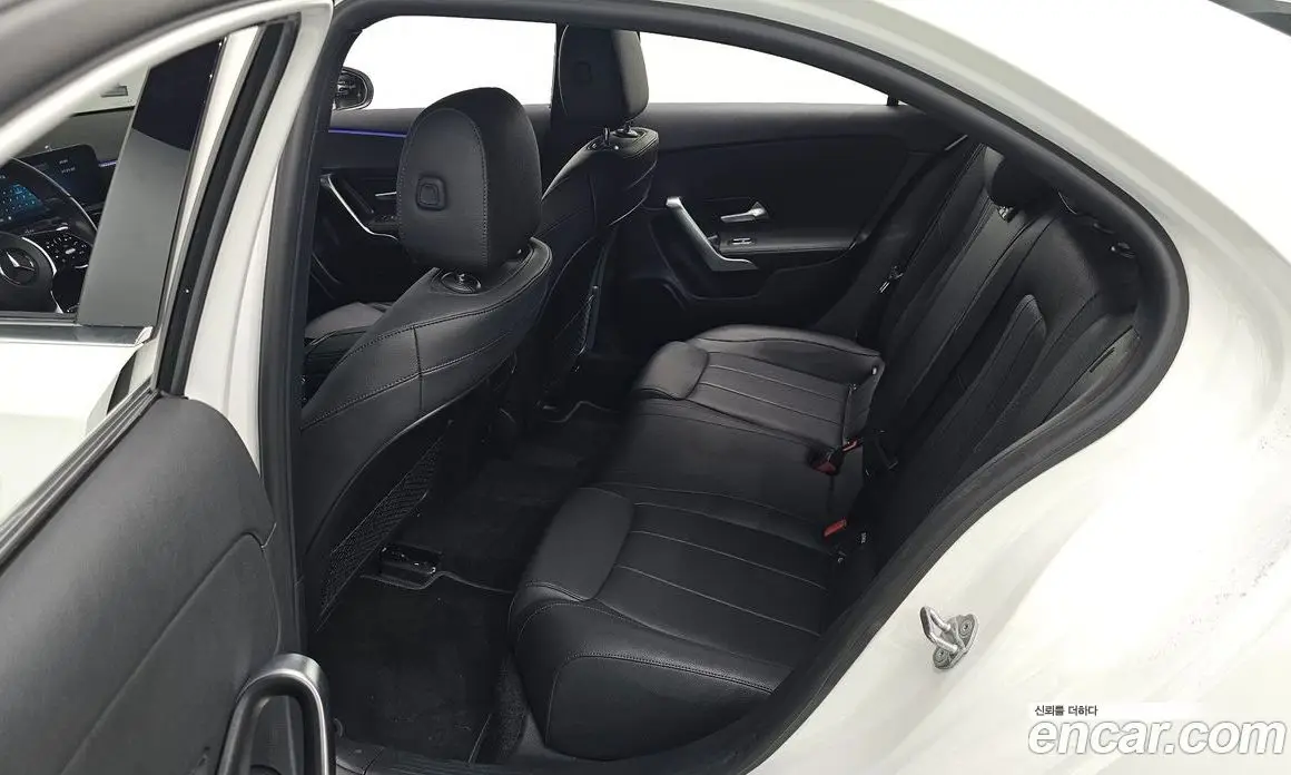 Mercedes-Benz A-Class 2021 2.0 автомат (гидро), фото 17
