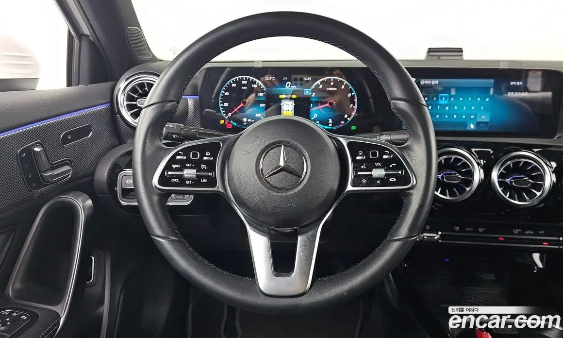 Mercedes-Benz A-Class 2021 2.0 автомат (гидро), фото 18