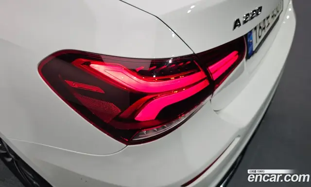 Mercedes-Benz A-Class 2021 2.0 автомат (гидро), миниатюра 8