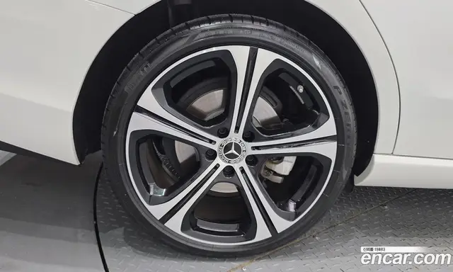 Mercedes-Benz C-Class 2023 2.0 автомат (гидро), миниатюра 5 Mercedes-Benz C-Class 2023 2.0 автомат (гидро), миниатюра 5