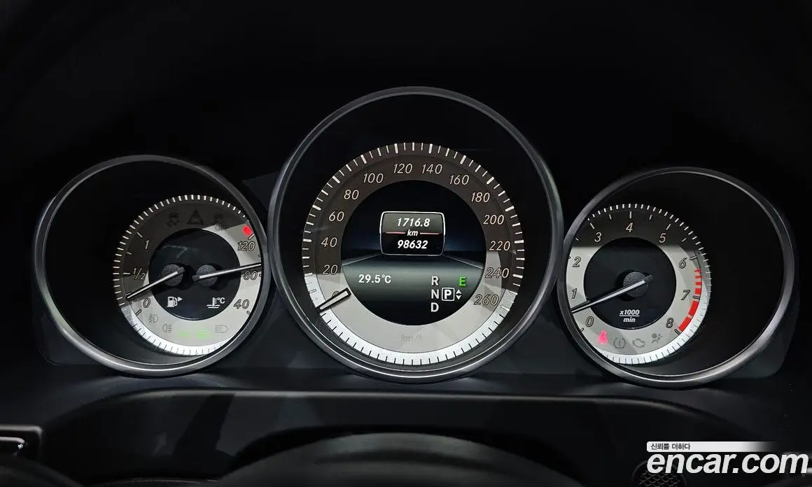 Mercedes-Benz E-Class 2015 3.5 автомат (гидро), фото 8 Mercedes-Benz E-Class 2015 3.5 автомат (гидро), фото 8