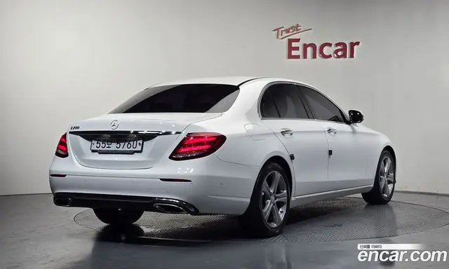 Mercedes-Benz E-Class 2016 2.0 автомат (гидро), миниатюра 2 Mercedes-Benz E-Class 2016 2.0 автомат (гидро), миниатюра 2